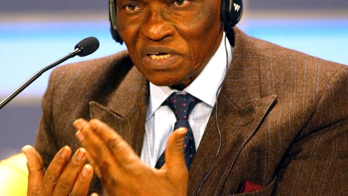 NEW YORK, 01FEB02 - Abdoulaye Wade, President of Senegal, gestures as he speaks during a session of the 32nd Annual Meeting of the World Economic Forum at the Waldorf-Astoria hotel in New York on February, 1, 2002. Main subject of the meeting was 'Africa's Response'. swiss-image.ch/Photo by Marcel Bieri