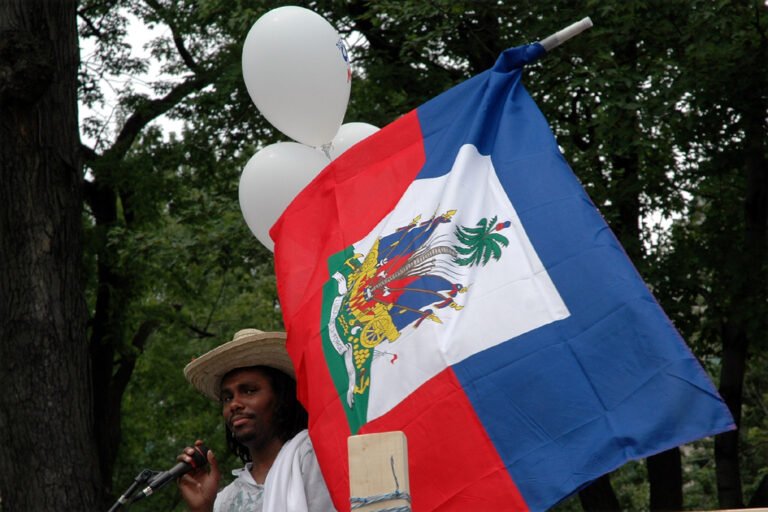 Haïti : quand déchiras-tu ton drapeau de la division?